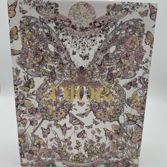 💞Authentic💞Dior holiday shopping bag with ribbon. BRAND NEW - Picture 3 of 10